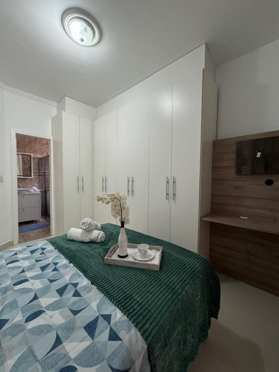 Bc Apto Com 1 Mais 02 Quartos,cozinha, Lavanderia, Sala De Estar E Jantar , Sacada Com Churrasqueira A Carvao E Duas Garagens Privativas Apartment *