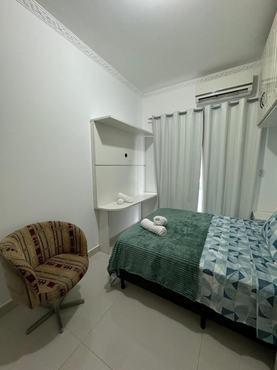 Bc Apto Com 1 Mais 02 Quartos,cozinha, Lavanderia, Sala De Estar E Jantar , Sacada Com Churrasqueira A Carvao E Duas Garagens Privativas * Balneario Camboriu